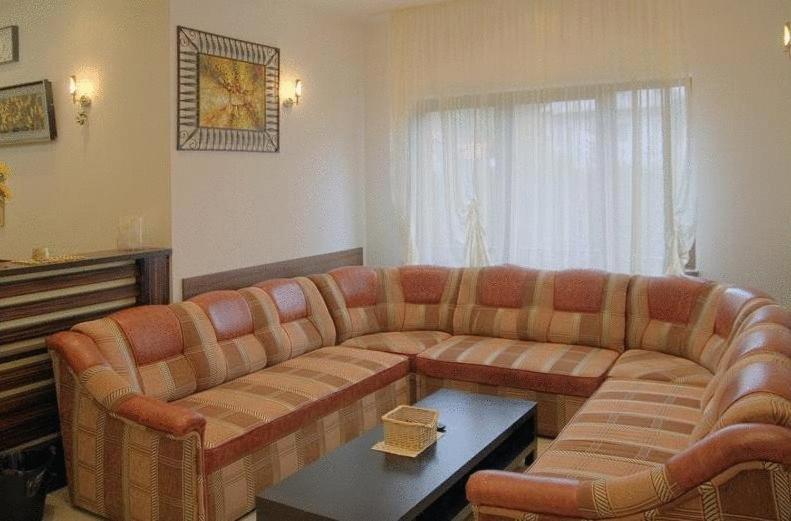 Hotel Flora Alpina Azuga Zewnętrze zdjęcie