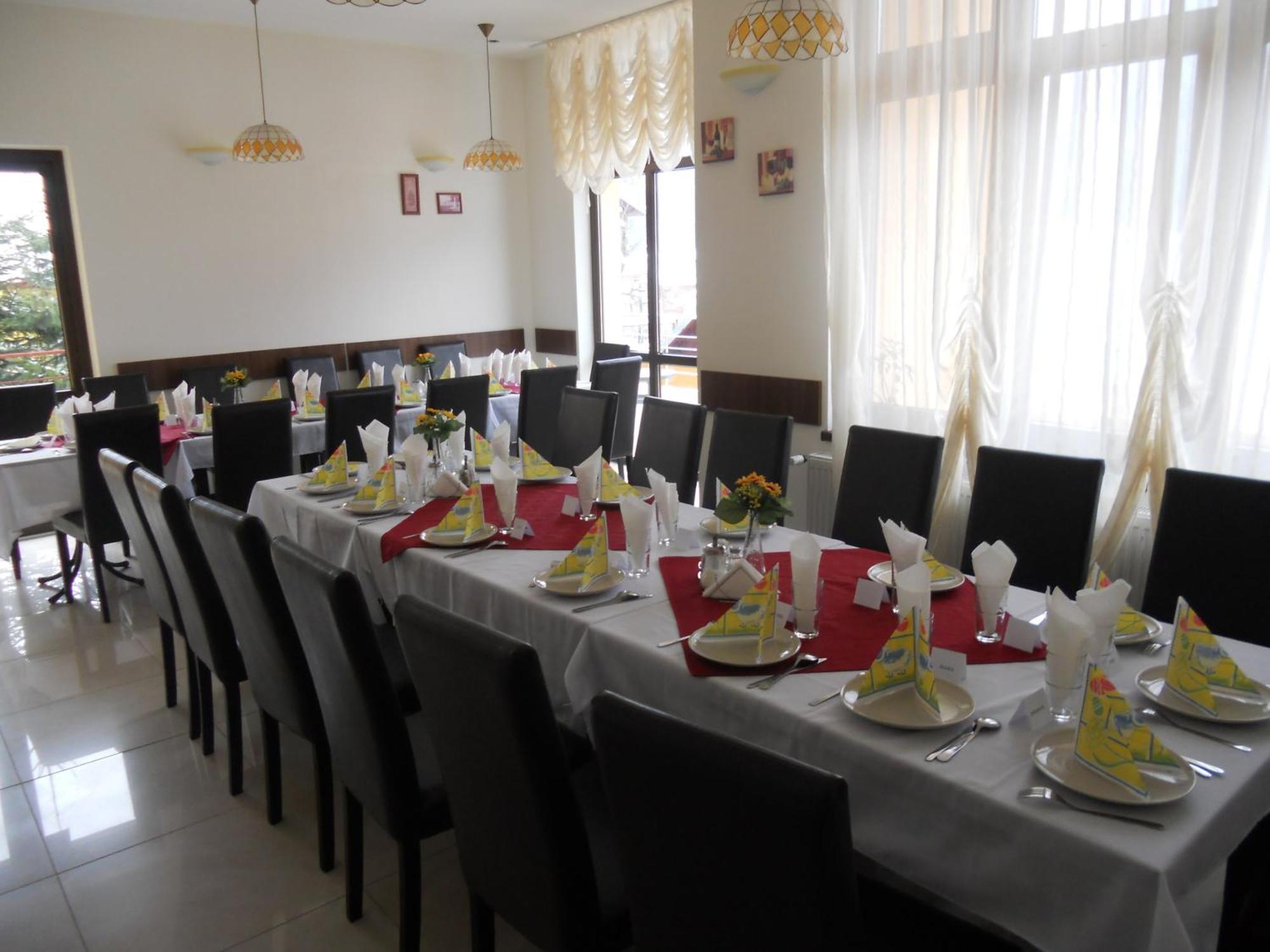 Hotel Flora Alpina Azuga Zewnętrze zdjęcie