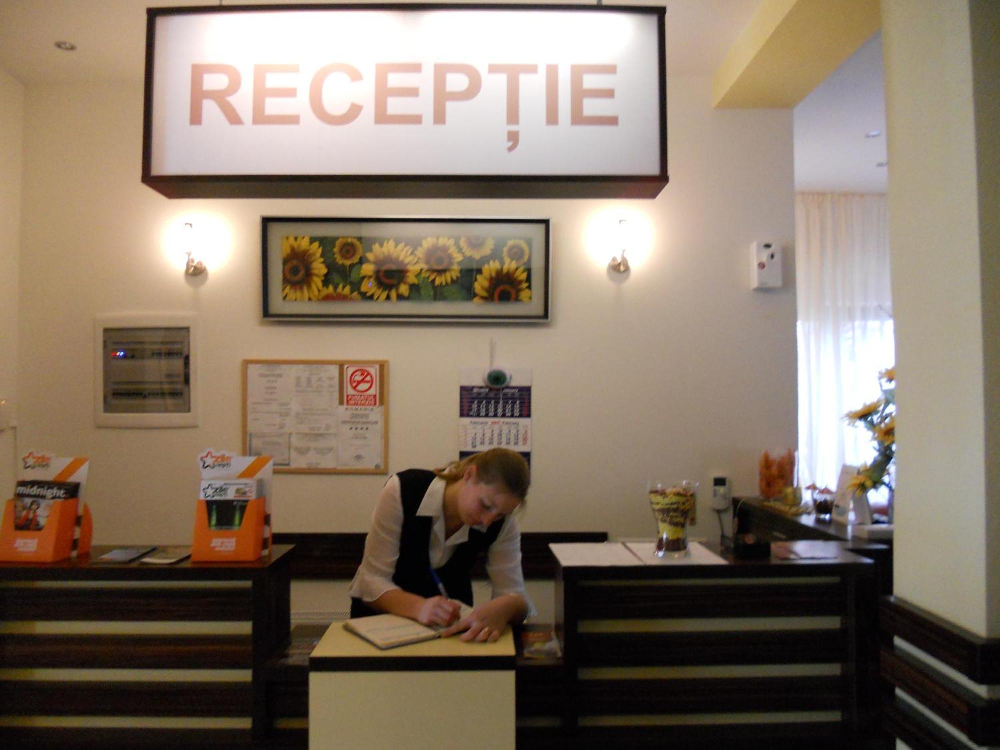 Hotel Flora Alpina Azuga Zewnętrze zdjęcie