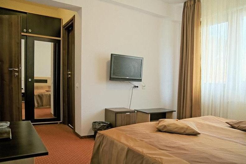 Hotel Flora Alpina Azuga Zewnętrze zdjęcie